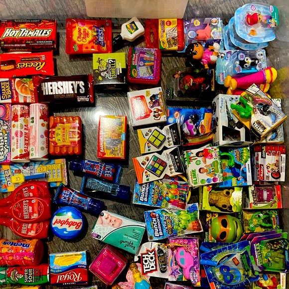 Toy mini brands - Picture 2 of 2